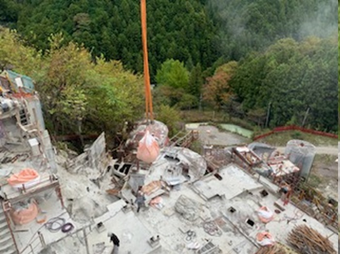 画像：廃石灰撤去