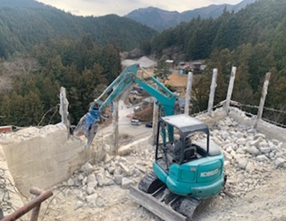 画像：RC造資材置き場撤去