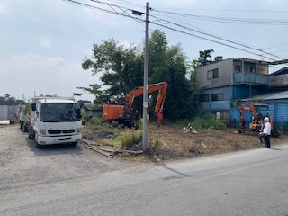 画像：伐採伐根作業