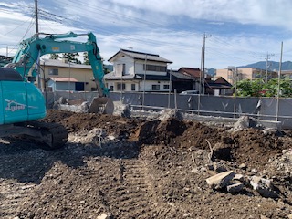 画像：基礎解体作業
