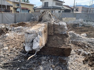 画像：基礎解体作業