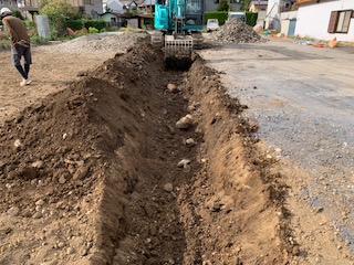 画像：試掘作業